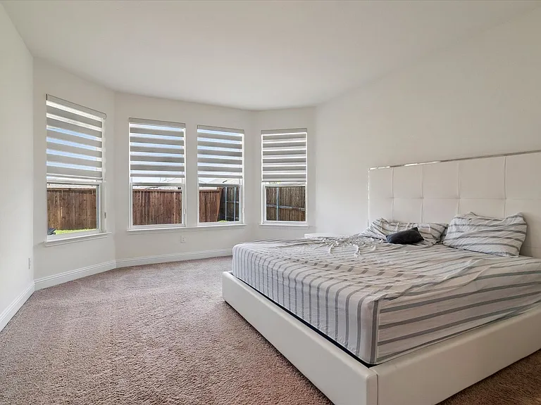 933 Brock Dr — Photo 12