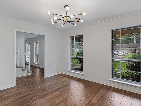 4th image of 2020 N Kirkwood Dr