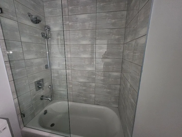 10146 Fernglen Ave #B — Photo 18