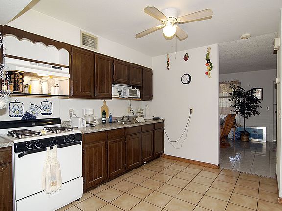 3rd image of 3924 Torsby Pl