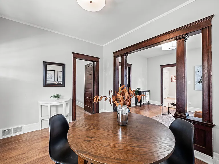 2460 Seyburn St — Photo 5