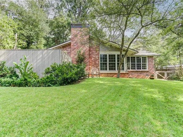 570 Valley Ln, Sandy Springs, GA 30328