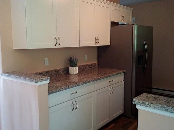 3rd image of 70 Crestwood Dr