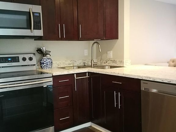 5th image of 4103 NE 5th St