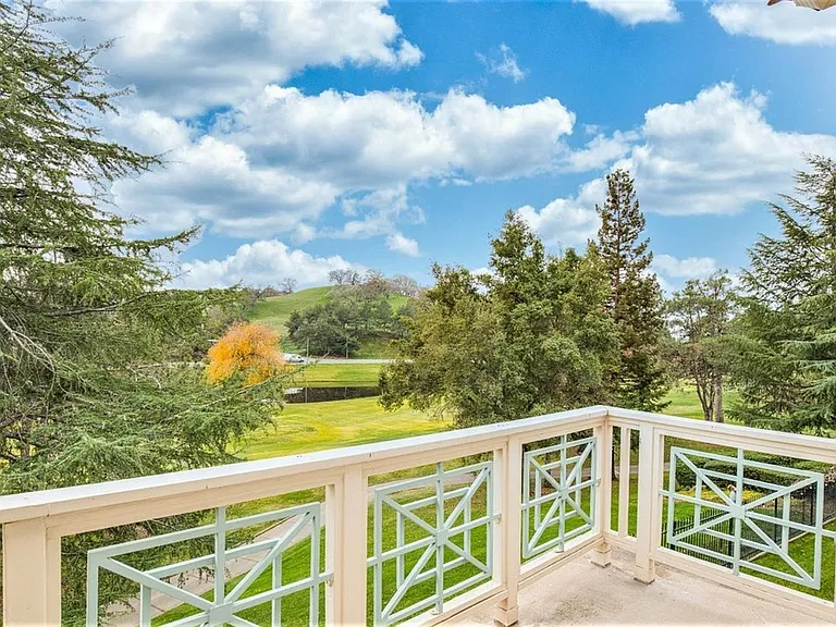 3233 Quail Hollow Dr #1 — Photo 37