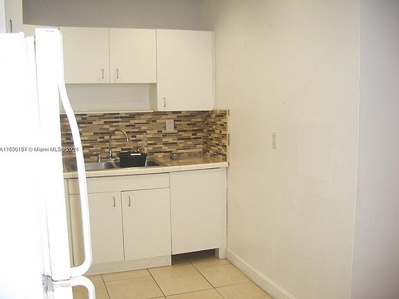 5th image of 15230 NW 33rd Ave