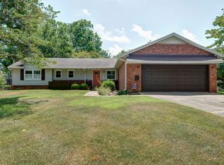 1842 E Sunset Drive, Springfield, MO 65804