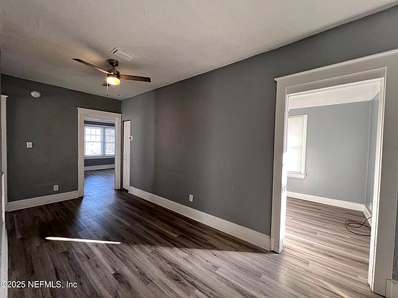 4th image of 1464 N Myrtle Ave #B