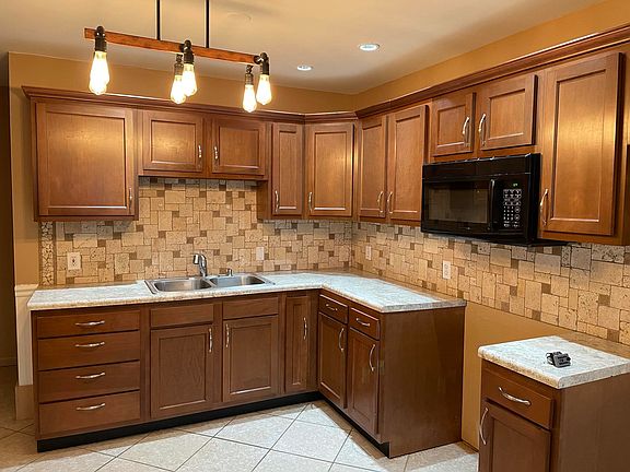 5th image of 306 Cedarbrook Dr