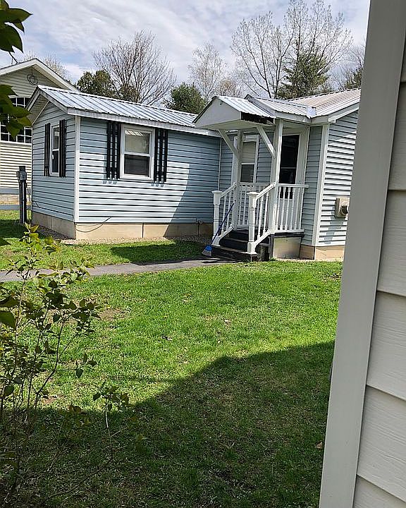 2nd image of 12 Bluebird Dr