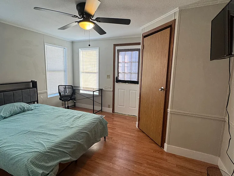 609 Main St #A — Photo 4