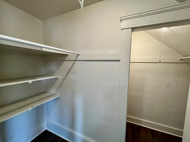 15264 Broadway Ave — Photo 18