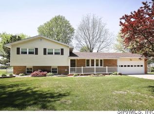 10 Courtesy Ln, Alton, IL 62002