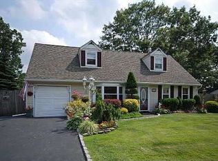 56 Morton St, Port Jefferson Station, NY 11776