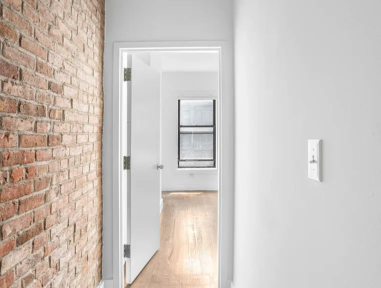 1825 2nd Ave #5S — Photo 4