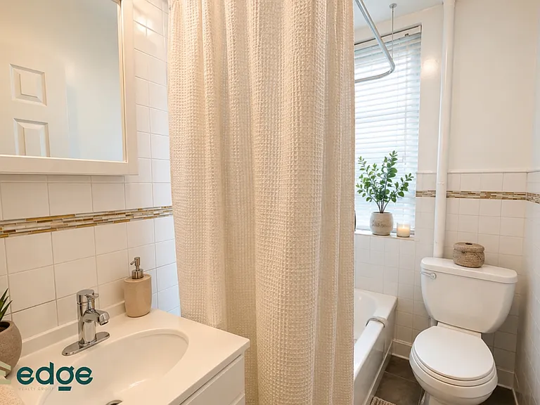 188 S 3rd St #3D — Photo 5