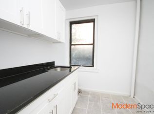 3095 30th St APT 4B, Astoria, NY 11102