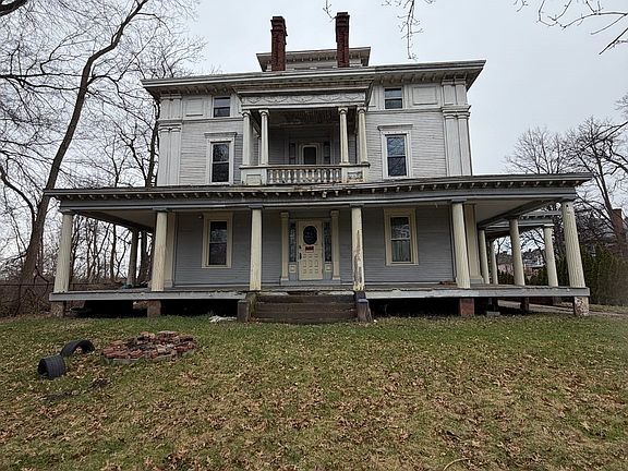 3rd image of 1030 Worthington St