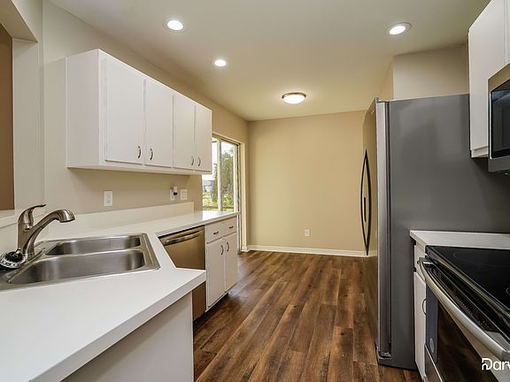 2nd image of 125 SE 2nd Ave