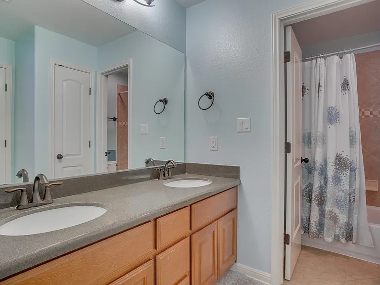 12221 Montclair Bnd — Photo 32