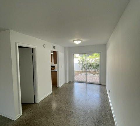 4th image of 2815 W Horatio St