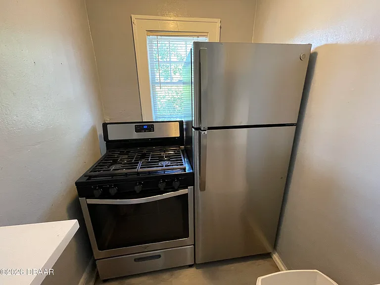 411 N Oleander Ave #5 — Photo 12