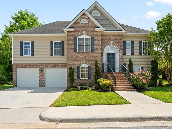 5th image of 607 Garbo Dr