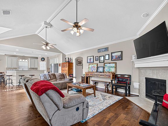 5th image of 2116 Menard Ave