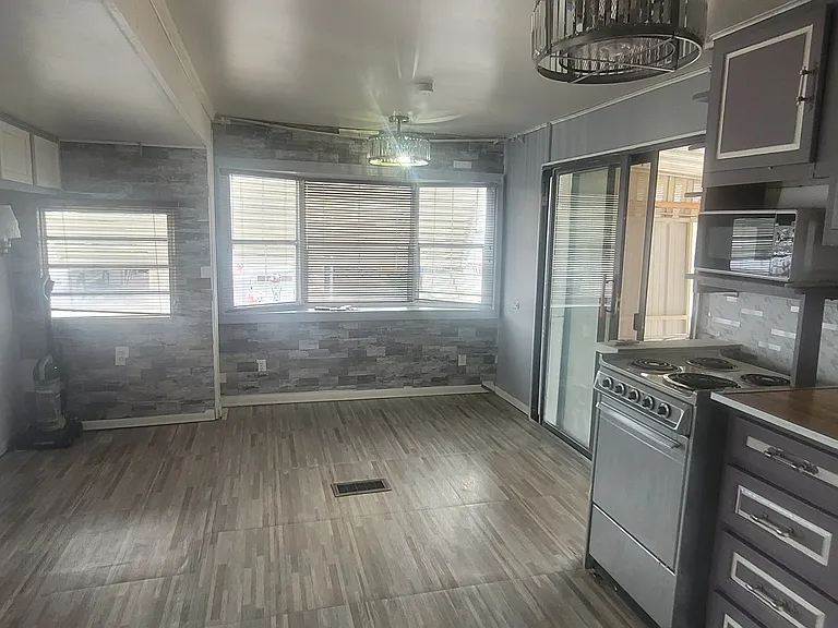4220 E Main St #5 — Photo 1