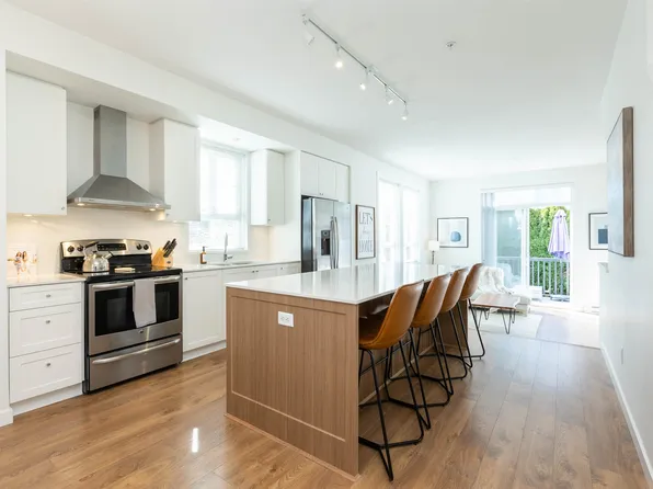 8476 207a St #74, Langley, BC V2Y 0S6