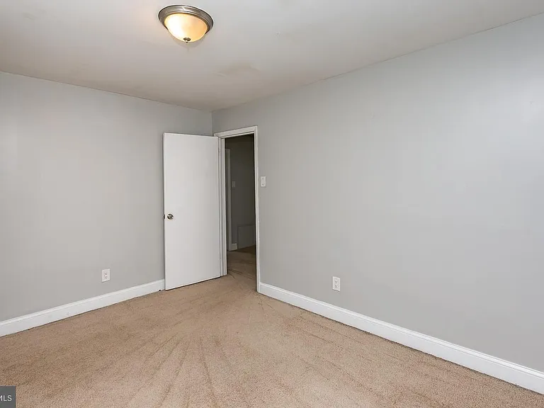 334 E Conestoga Rd — Photo 30