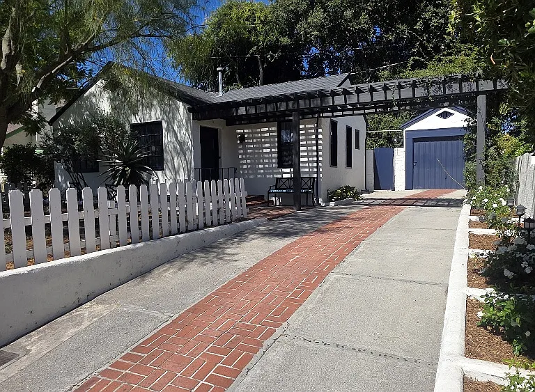 1151 Heather Sq — Photo 35