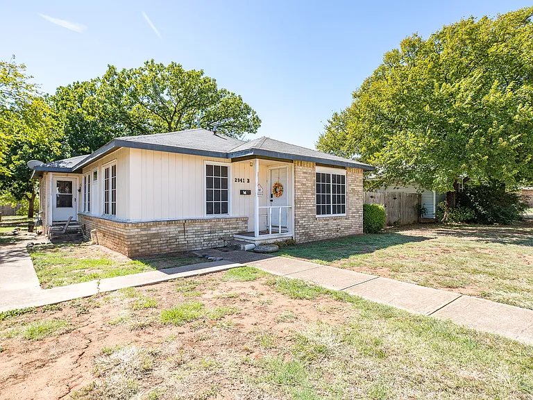 2941 Gossett Dr #B — Photo 4