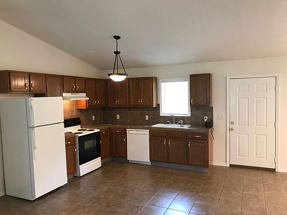 3rd image of 114 Sugar Creek Ln