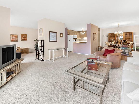 3rd image of 120 Lakeview Dr APT 316