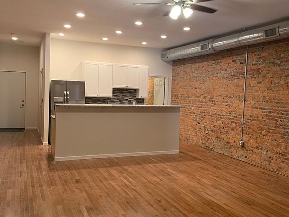 5th image of 49 N Sandusky St #201
