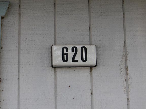 2nd image of 620 Lassen Way