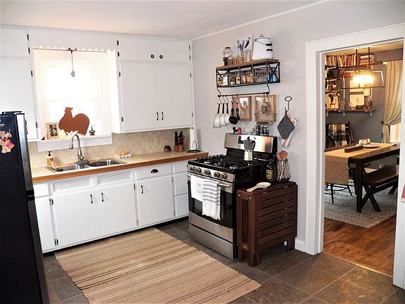 4th image of 2040 Oakdale Ave