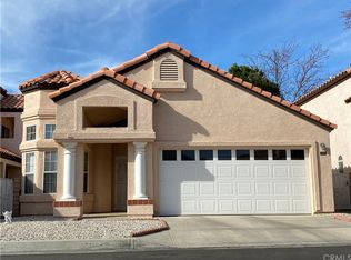 11546 Sunset Pl, Apple Valley, CA 92308