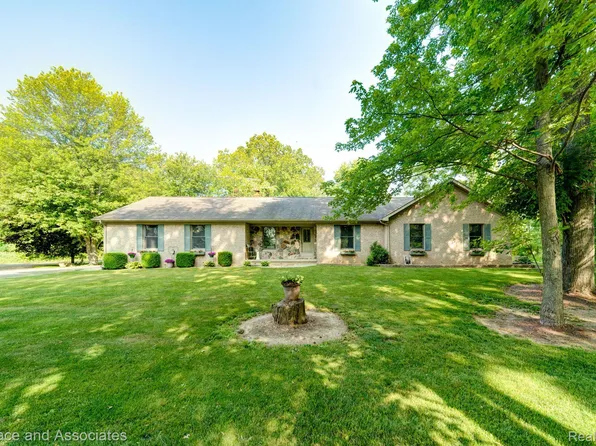 7827 Mason Rd, Yale, MI 48097
