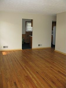 1st image of 8214 Hascall St