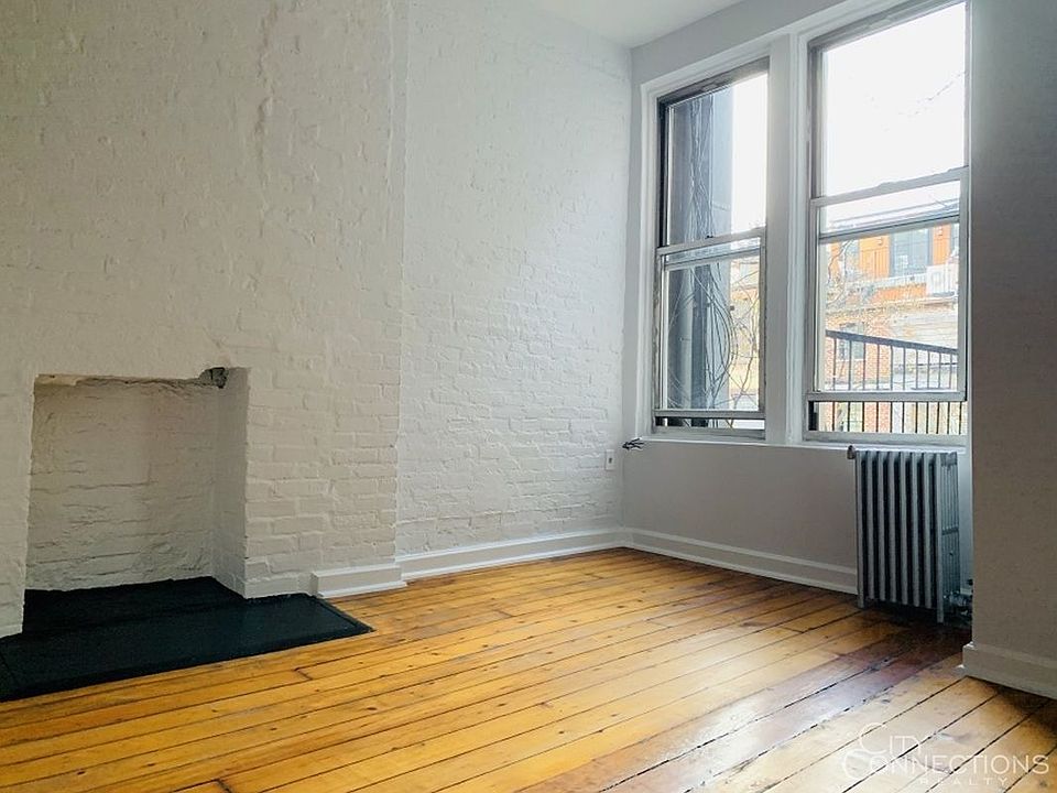 2nd image of 152 7th Ave S APT 1A