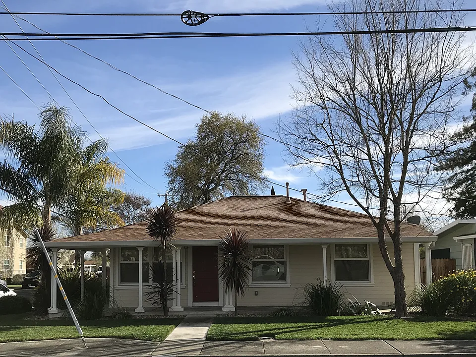 324 Stevenson St