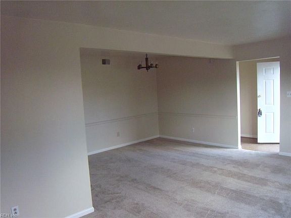 4th image of 3253 Redgrove Ct