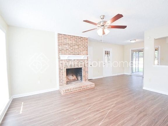 4th image of 4125 Garden Grove Ln