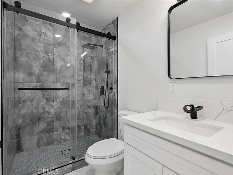 24543 Penfield St — Photo 14