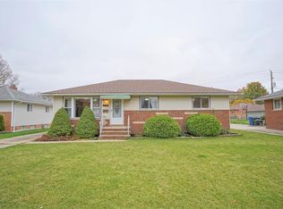 7163 Oakwood Rd, Parma, OH 44130