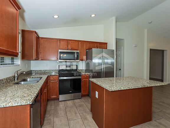 4th image of 1303 E Leslie Ave