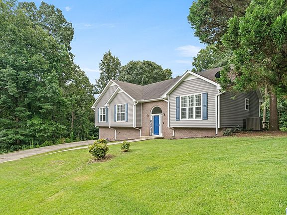 2nd image of 104 Forest Hills Ter