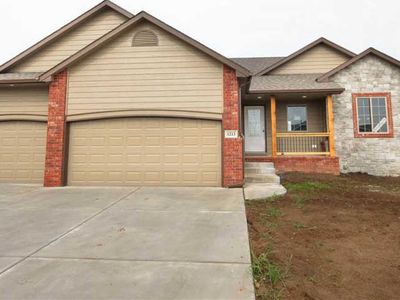 1213 N Lake Ridge Cir, Derby, KS, 67037